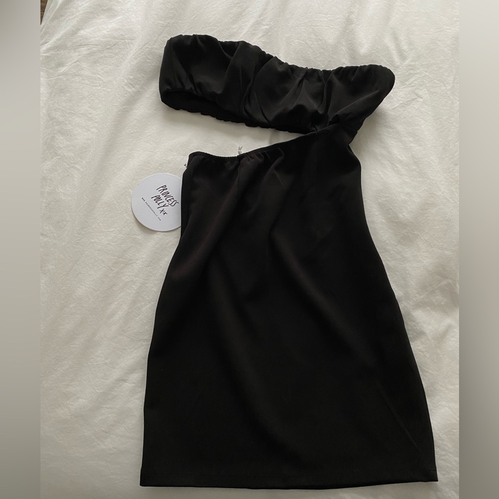 Mini black strapless dress